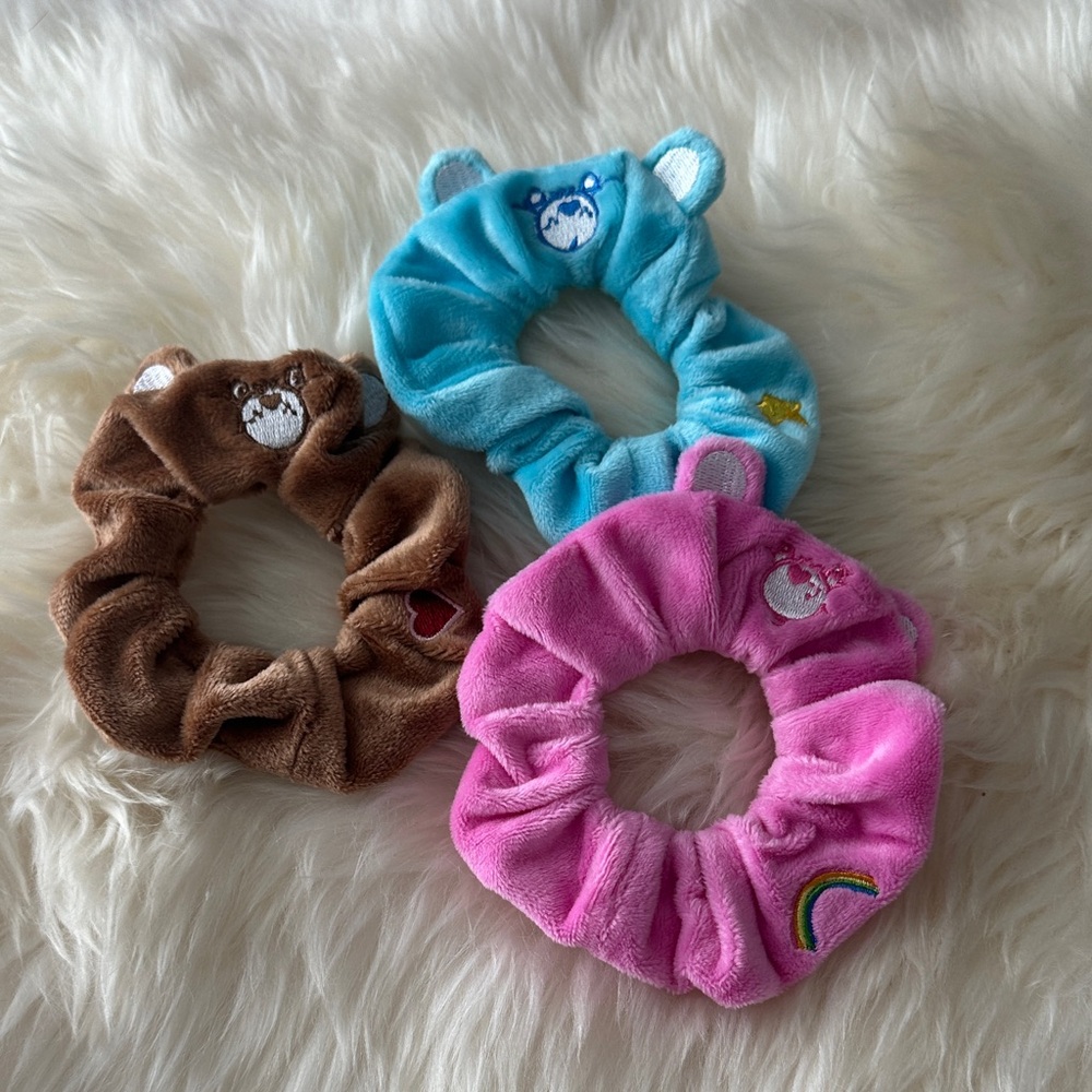 CARE BEAR SET OF THREE PLUSH SCRUNCHIES CHEER BESR WISH BEAR TENDERHEART BEAR